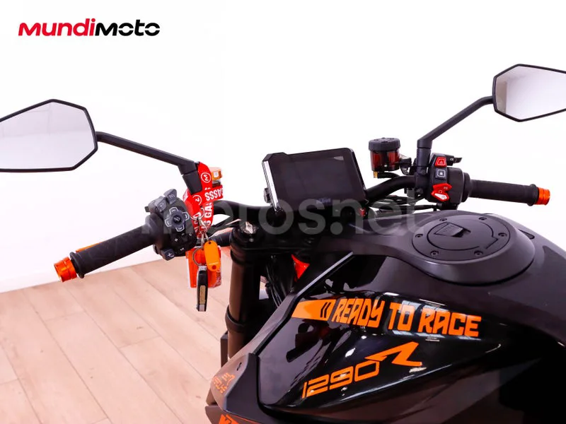 KTM 1290 Super Duke R - Vista 11