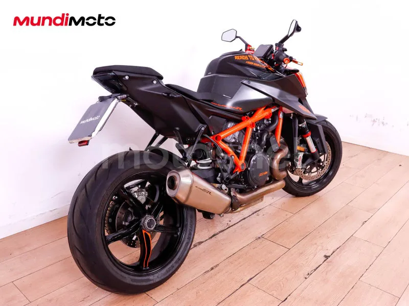 KTM 1290 Super Duke R - Vista 3
