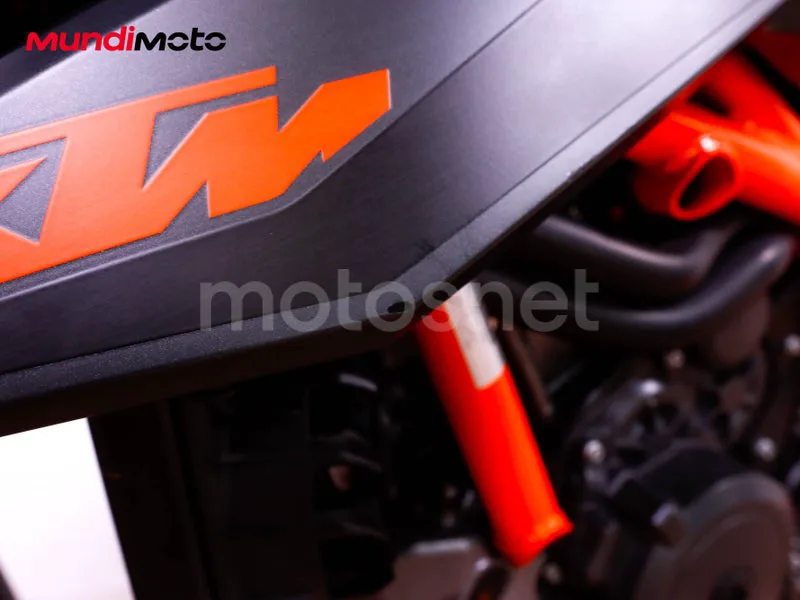 KTM 1290 Super Duke R - Vista 28