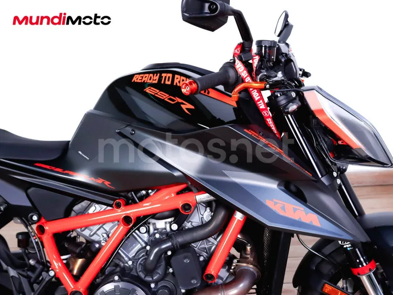 KTM 1290 Super Duke R - Vista 40