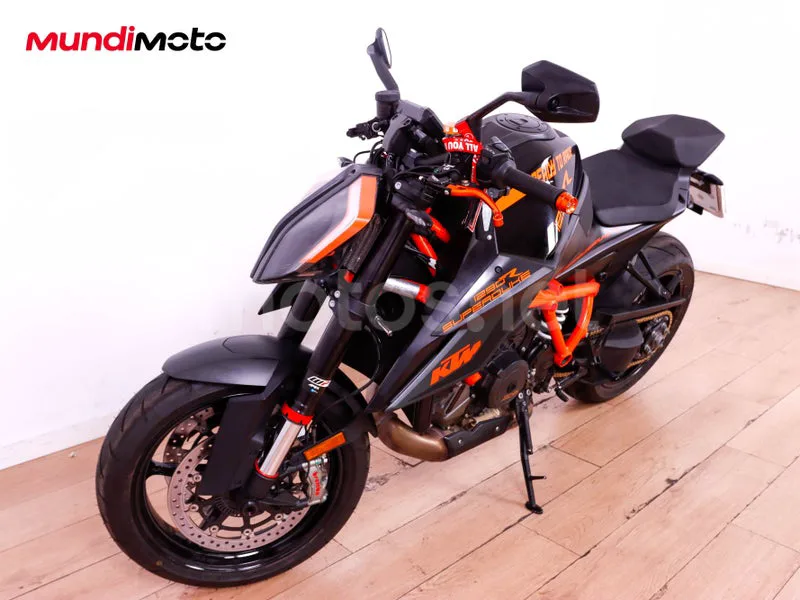 KTM 1290 Super Duke R - Vista 7
