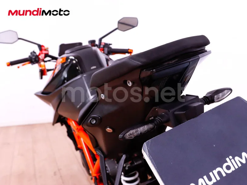 KTM 1290 Super Duke R - Vista 9