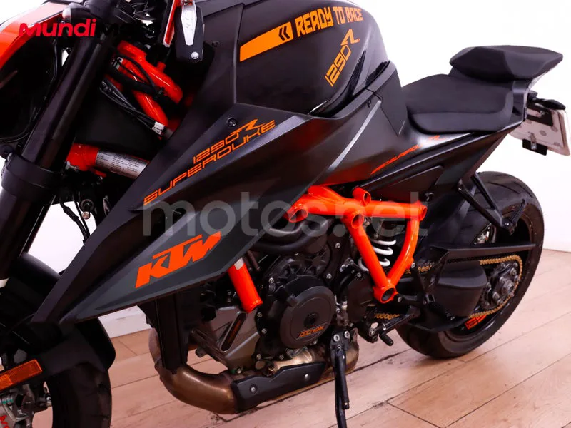 KTM 1290 Super Duke R - Vista 10