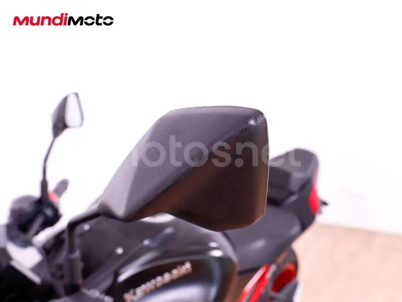 Kawasaki Z900 - Vista 32