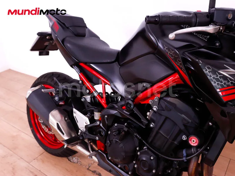 Kawasaki Z900 - Vista 51