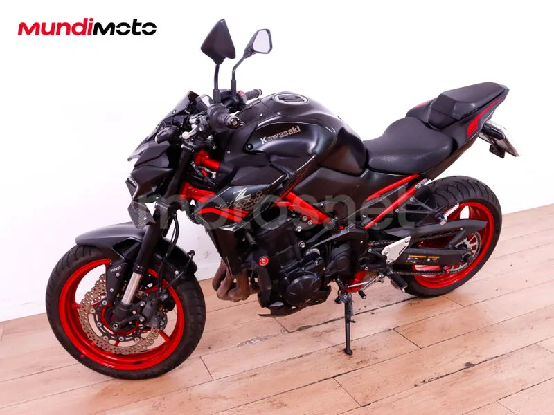 Kawasaki Z900 - Vista 7