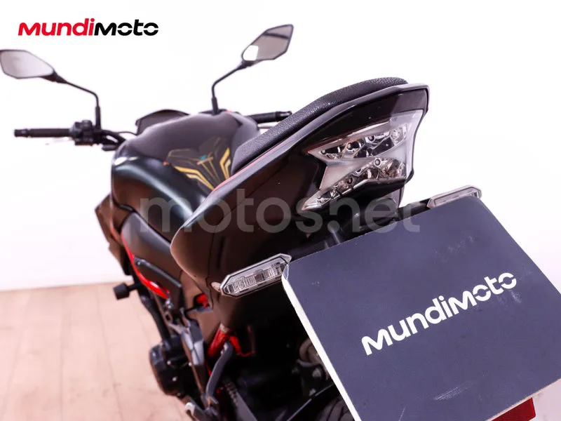 Kawasaki Z900 - Vista 9