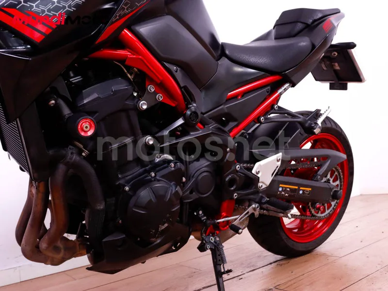 Kawasaki Z900 - Vista 10