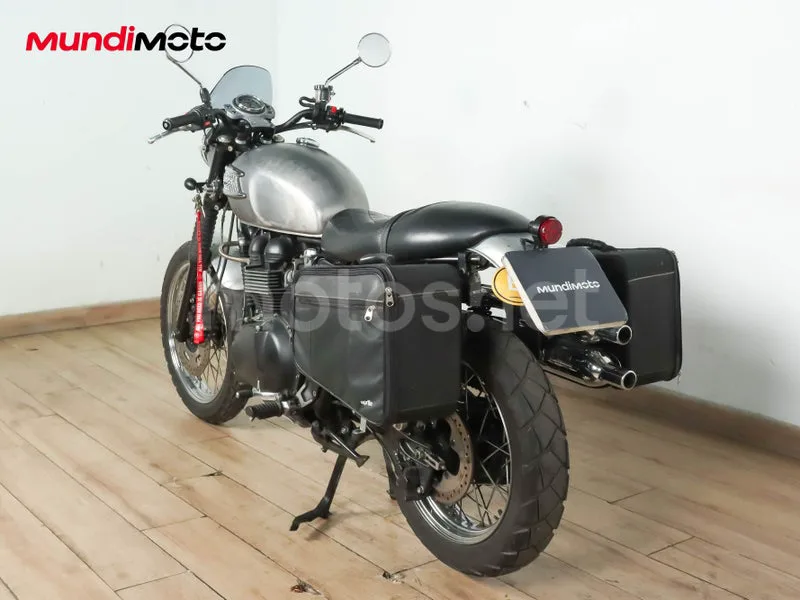 Triumph Scrambler - Vista 8