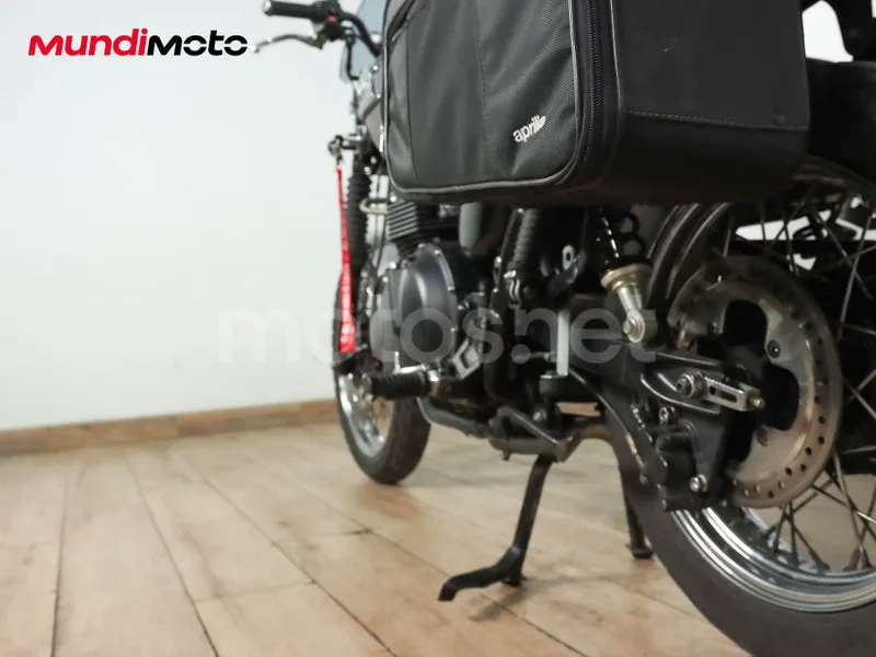 Triumph Scrambler - Vista 9