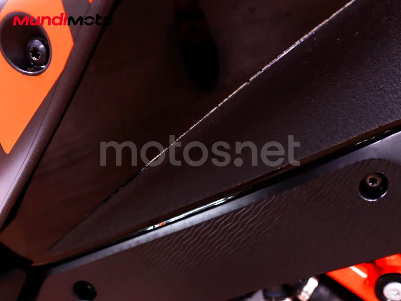 KTM 1290 Super Duke GT - Vista 20