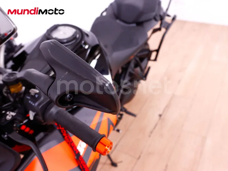 KTM 1290 Super Duke GT - Vista 22