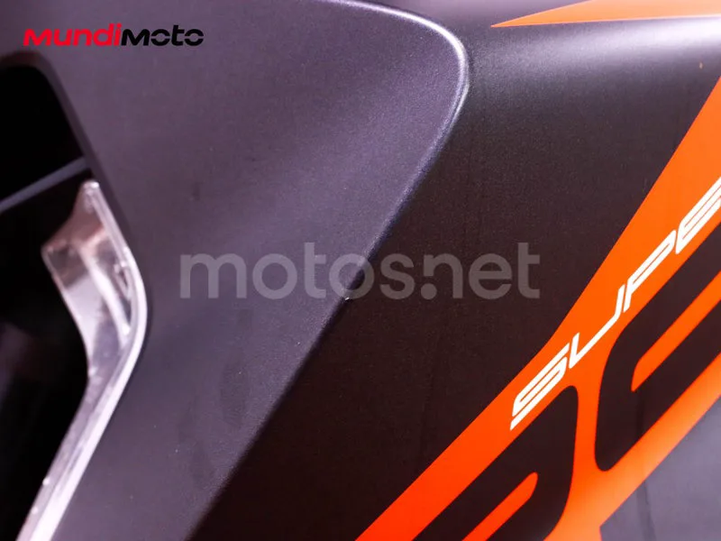 KTM 1290 Super Duke GT - Vista 26