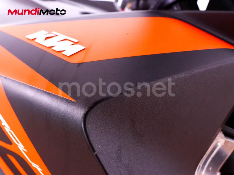 KTM 1290 Super Duke GT - Vista 32