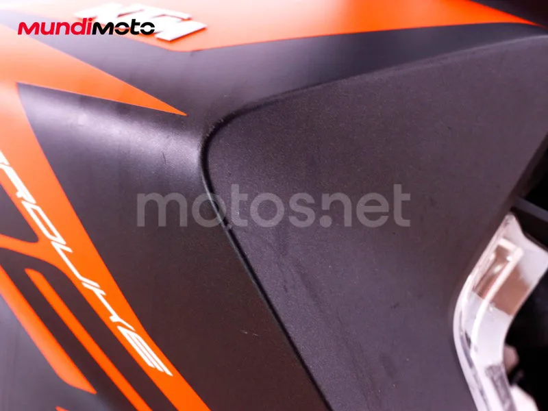 KTM 1290 Super Duke GT - Vista 33
