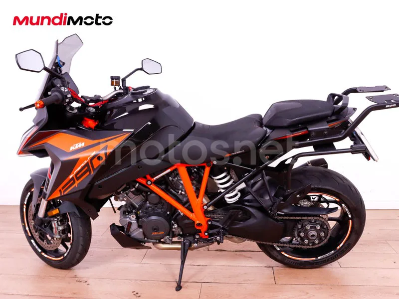 KTM 1290 Super Duke GT - Vista 6