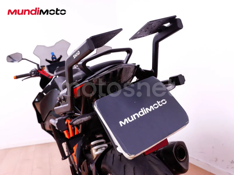 KTM 1290 Super Duke GT - Vista 9