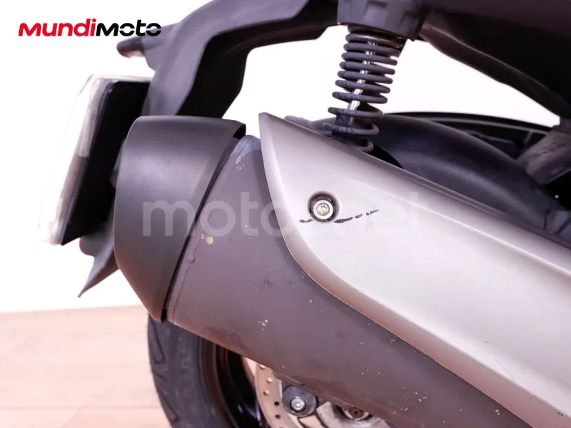 Piaggio Beverly Sport Touring 350 - Vista 13