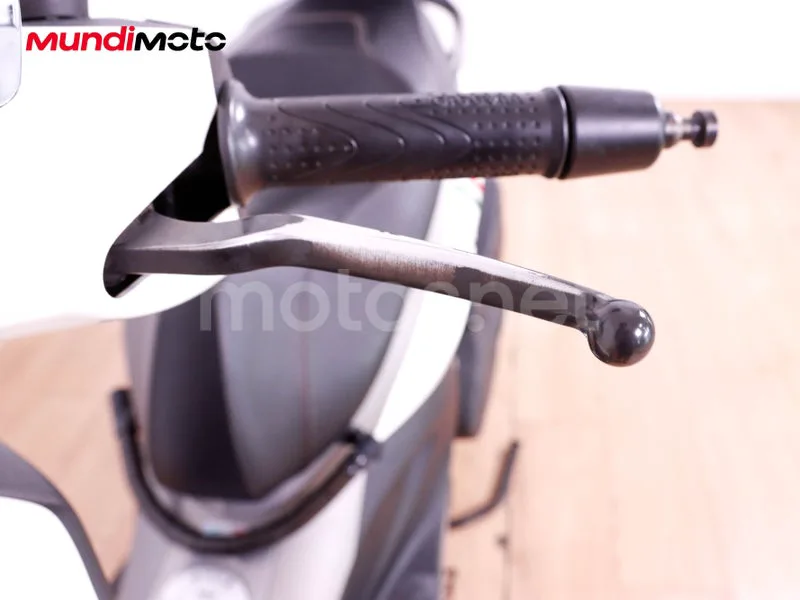 Piaggio Beverly Sport Touring 350 - Vista 20