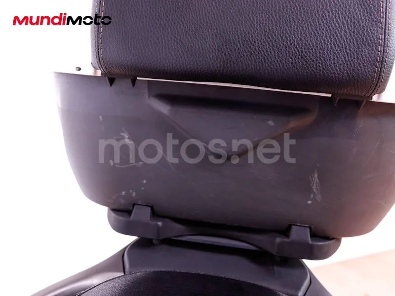 Piaggio Beverly Sport Touring 350 - Vista 24