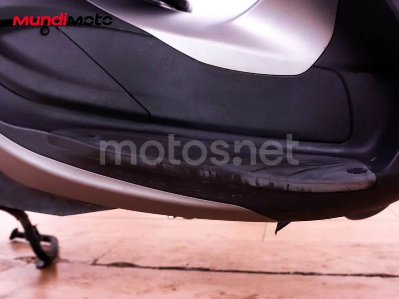 Piaggio Beverly Sport Touring 350 - Vista 28