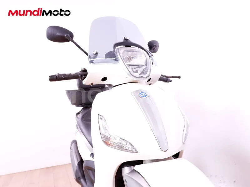 Piaggio Beverly Sport Touring 350 - Vista 5