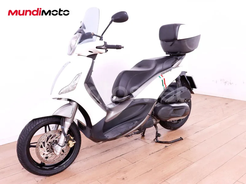 Piaggio Beverly Sport Touring 350 - Vista 7