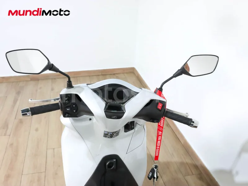 Honda SH350i - Vista 11