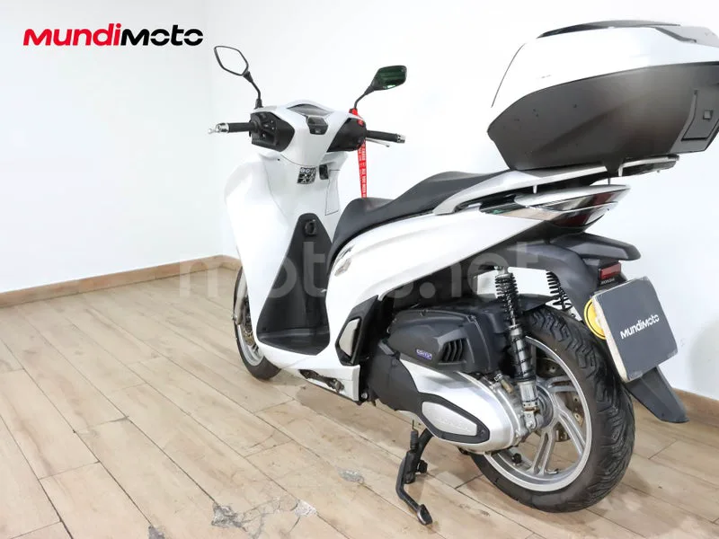Honda SH350i - Vista 8