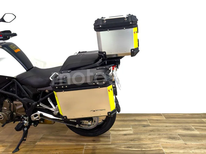 QJ Motor SRT 700 - Vista 9