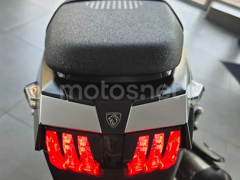 Peugeot PM-01 125 - Vista 8