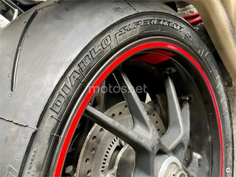 Triumph Speed Triple - Vista 5
