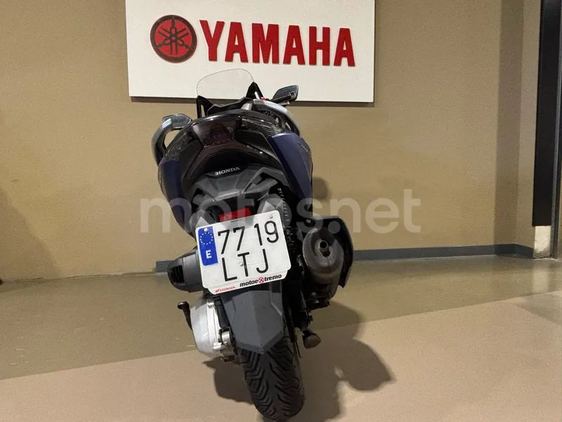 Honda Forza 350 - Vista 6
