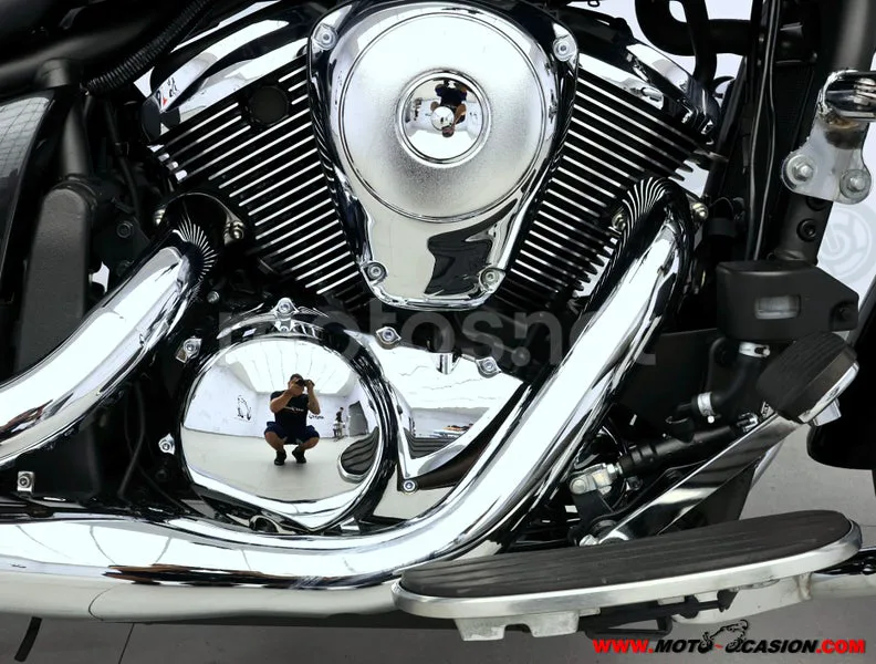 Kawasaki VN900 Classic - Vista 5
