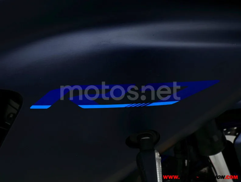 Yamaha YZF-R7 - Vista 8