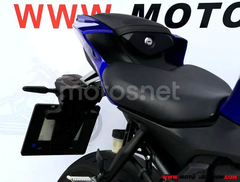Yamaha YZF-R7 - Vista 10