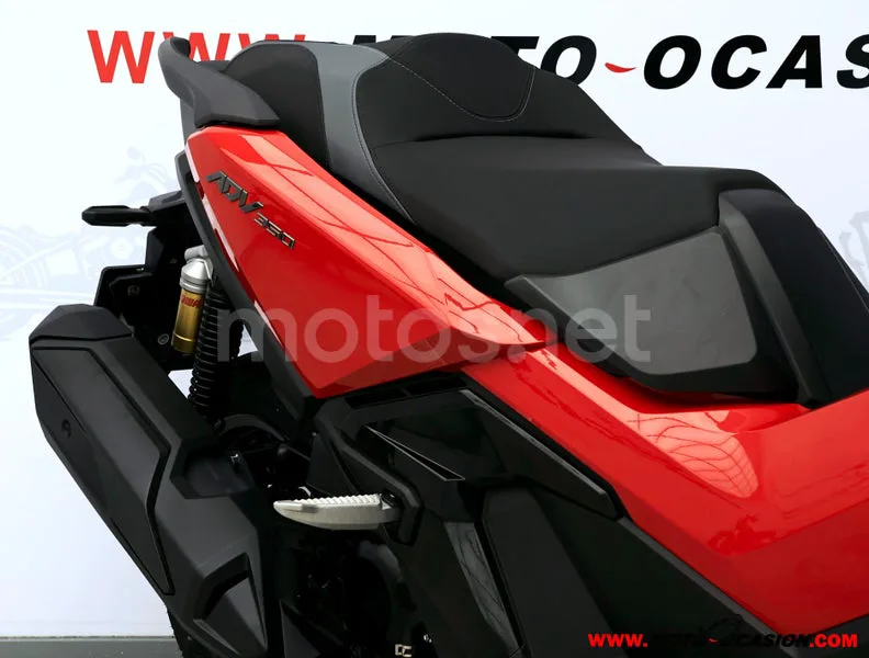 Honda ADV350 - Vista 11