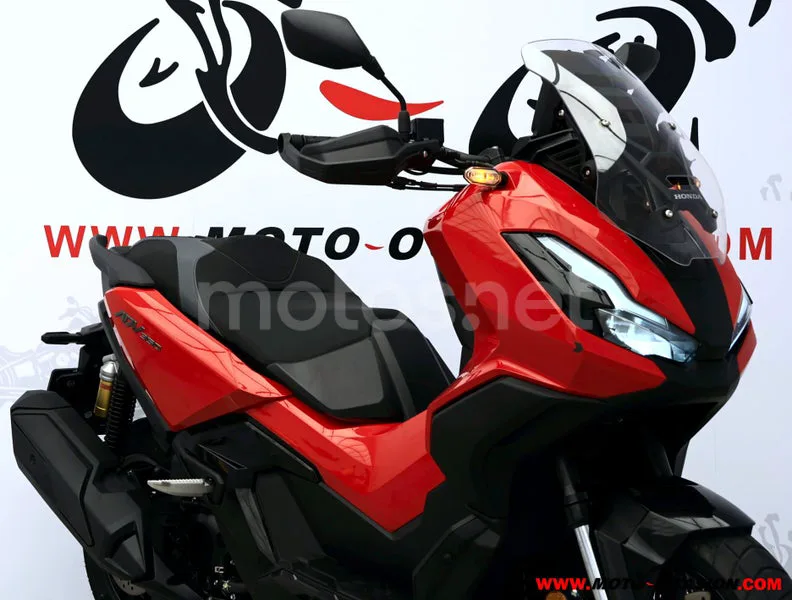 Honda ADV350 - Vista 4