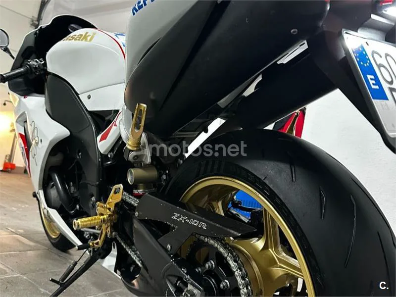 Kawasaki Ninja ZX-10R - Vista 3