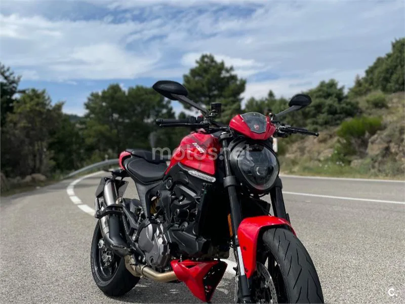 Ducati Monster - Vista 3