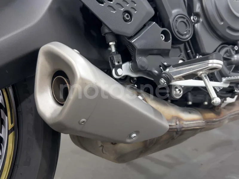 Yamaha MT-07 - Vista 14