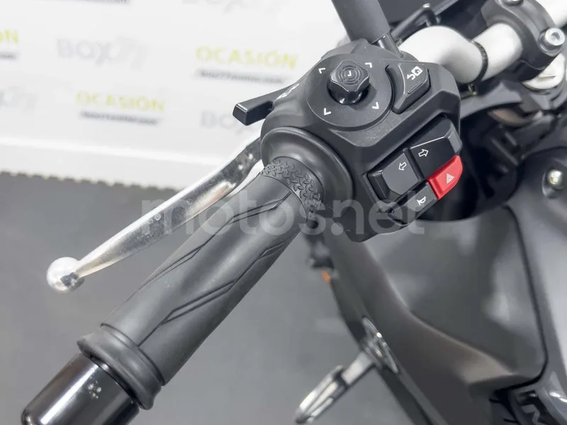 Yamaha MT-07 - Vista 9
