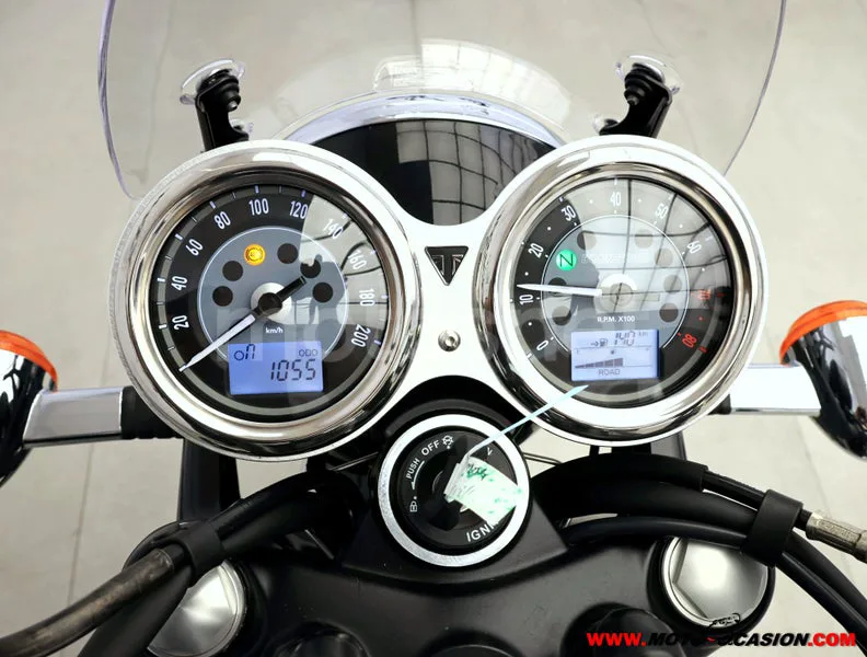 Triumph Bonneville T120 - Vista 6