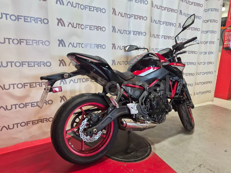 Kawasaki Z650 - Vista 5