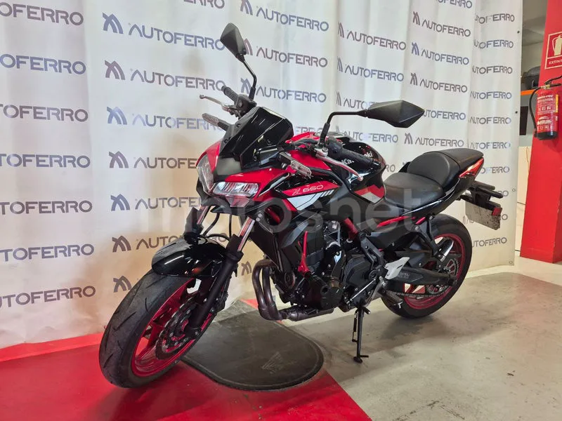 Kawasaki Z650 - Vista 6