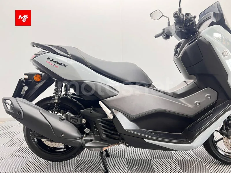 Yamaha NMAX - Vista 4
