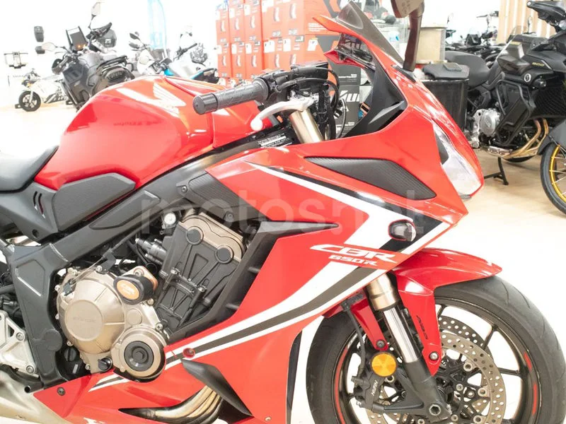 Honda CBR650R - Vista 13