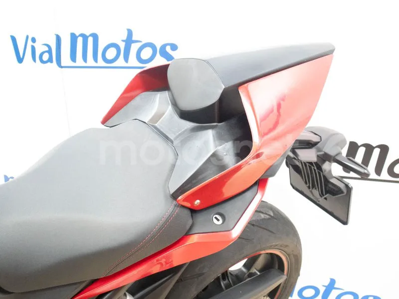 Honda CBR650R - Vista 15