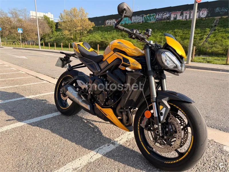 Triumph Street Triple 765 10.900 € 2024 Barcelona - 1