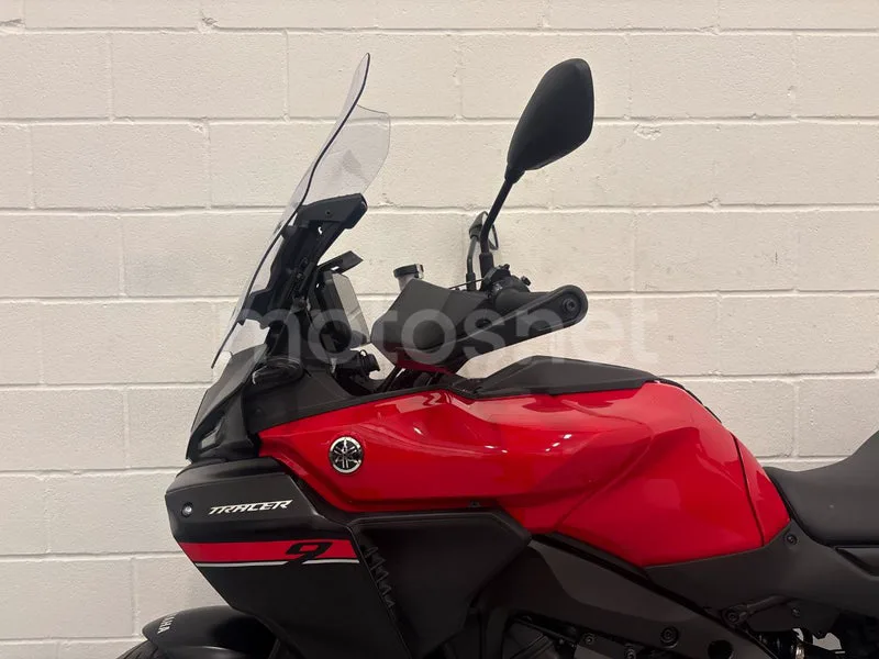 Yamaha Tracer 9 - Vista 16